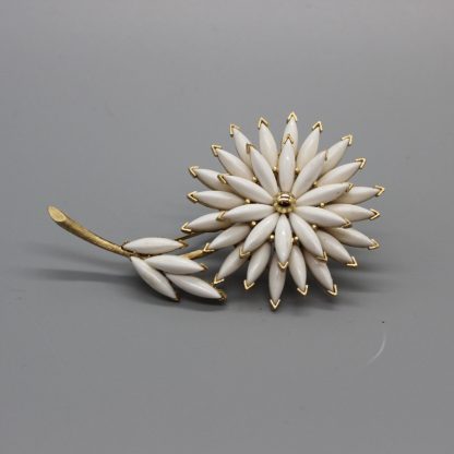 ncj002<br><span> 「TRIFARI」アメリカ　1960年代</span> - 画像 (2)
